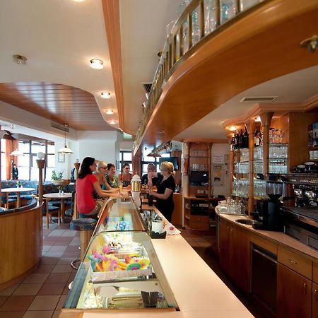 Restaurant - Cafe - Pension Hassler ベルク・イム・ドラウタール エクステリア 写真